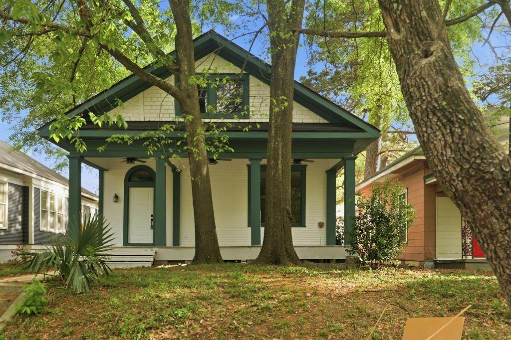 415 Boulevard Street - Photo 1