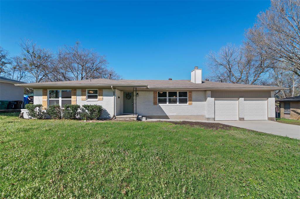 903 Stanley Street - Photo 1
