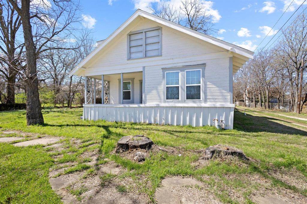 709 Chandler Avenue - Photo 1