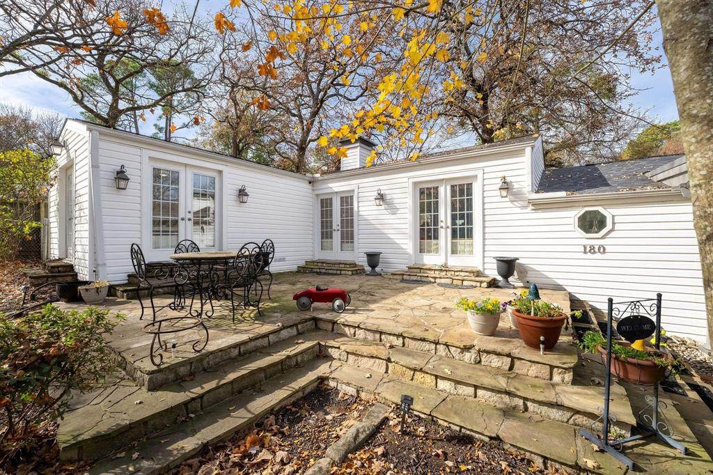 180 Harbor Drive - Photo 1