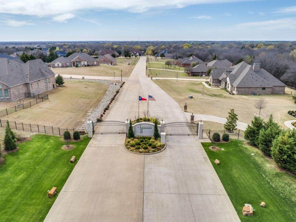 3015 Crossing Drive - Photo 1