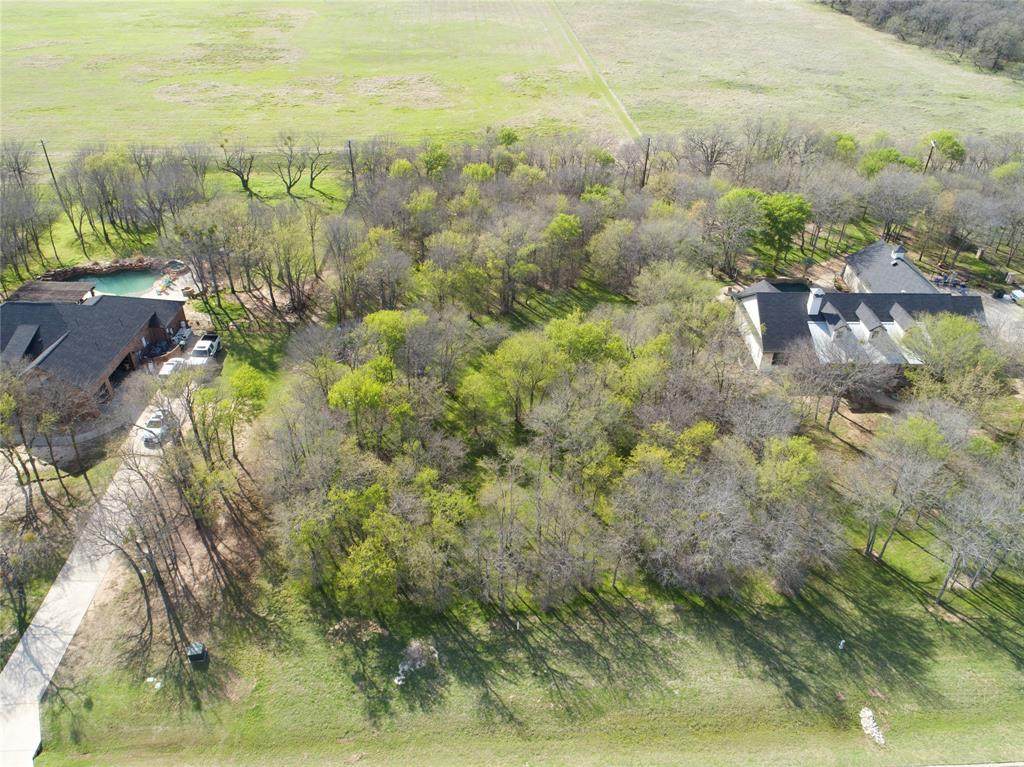 352 Sugartree Circle - Photo 1