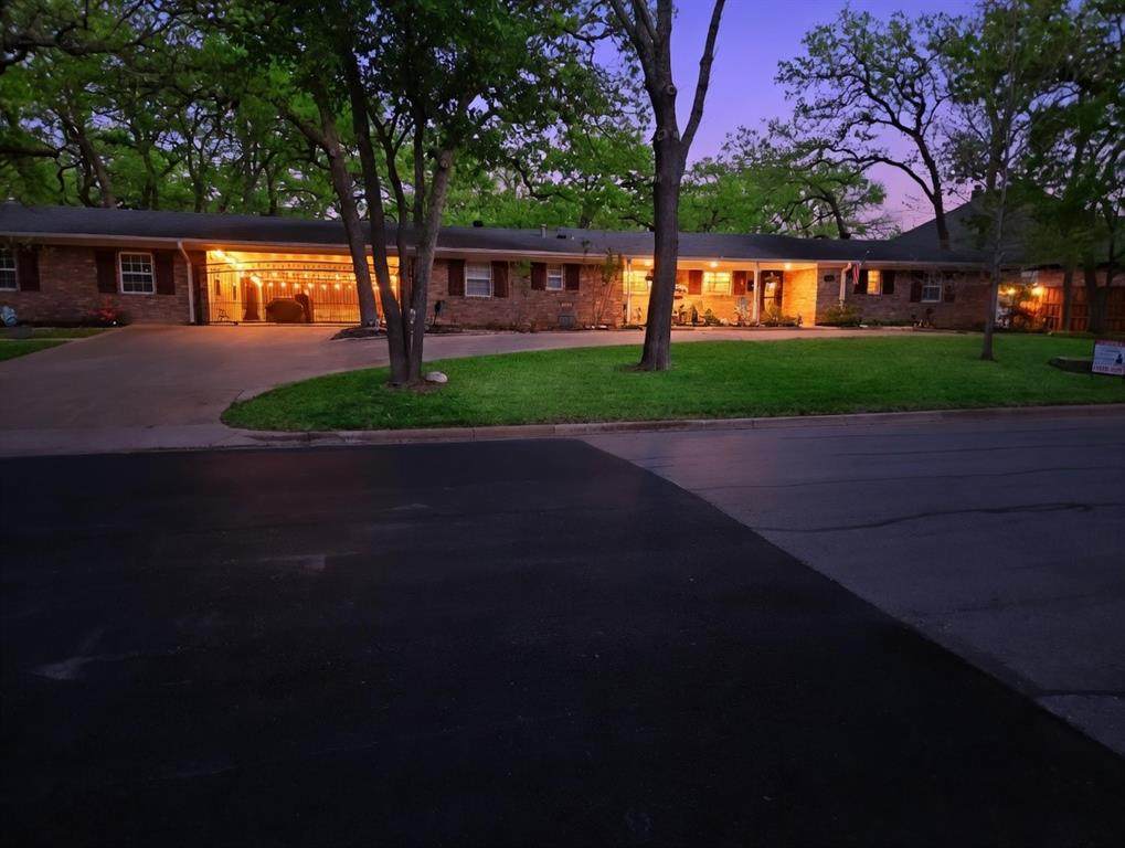 713 Ross Trail - Photo 1