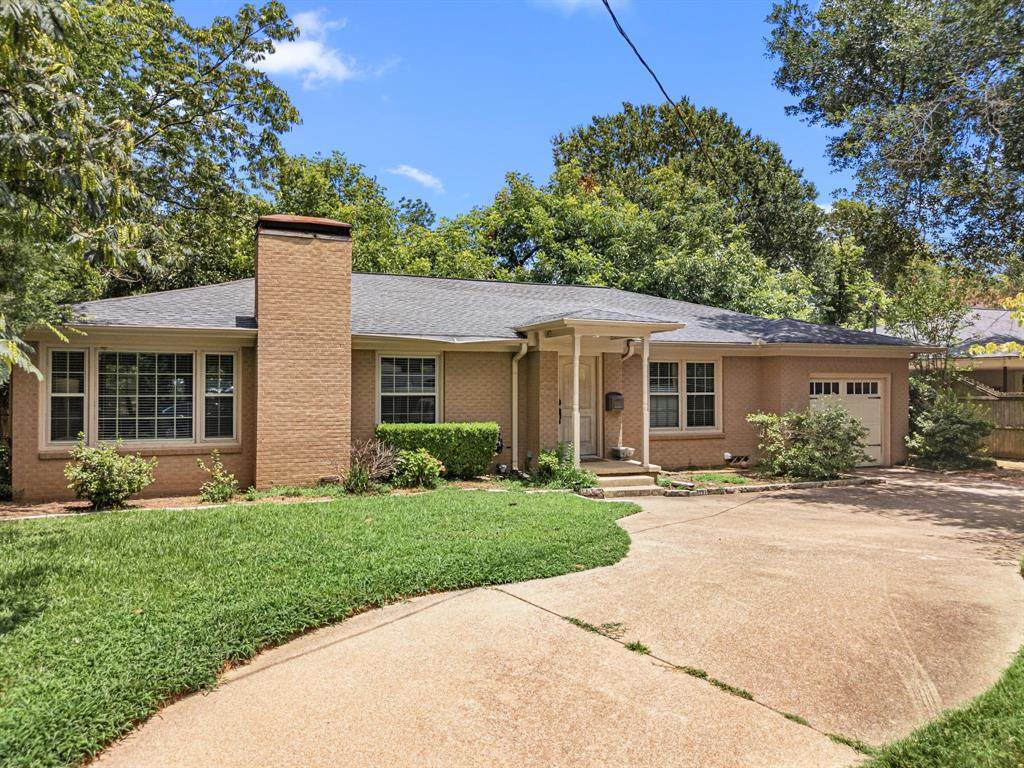 2026 Wall Avenue - Photo 1