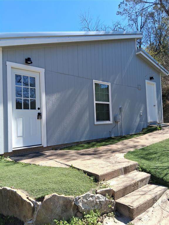 2807 Comanche Trail - Photo 1