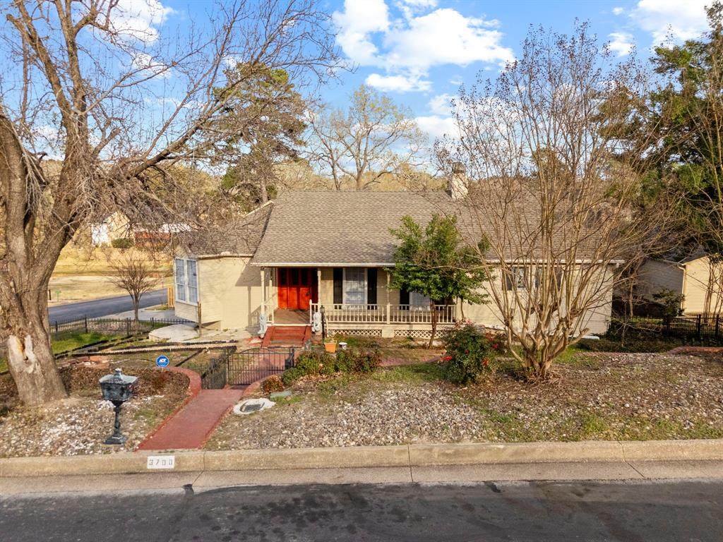 3700 Lake Vista Circle - Photo 1