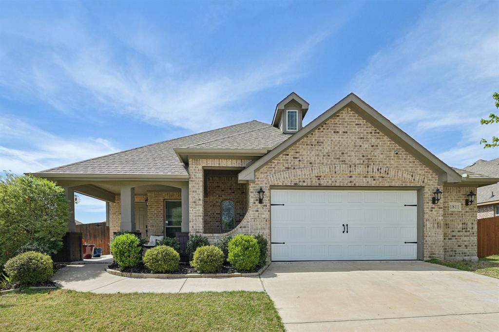 1811 Sunflower Drive - Photo 1