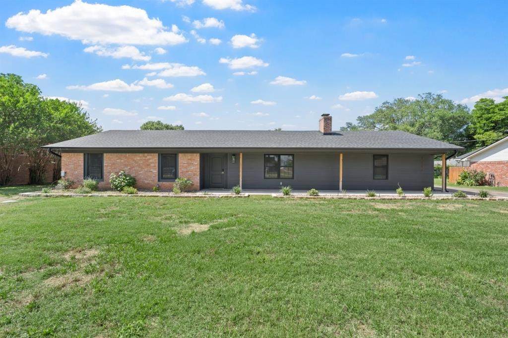 1190 Greenwood Lane - Photo 1