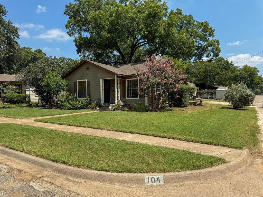 104 Dixon Street - Photo 1