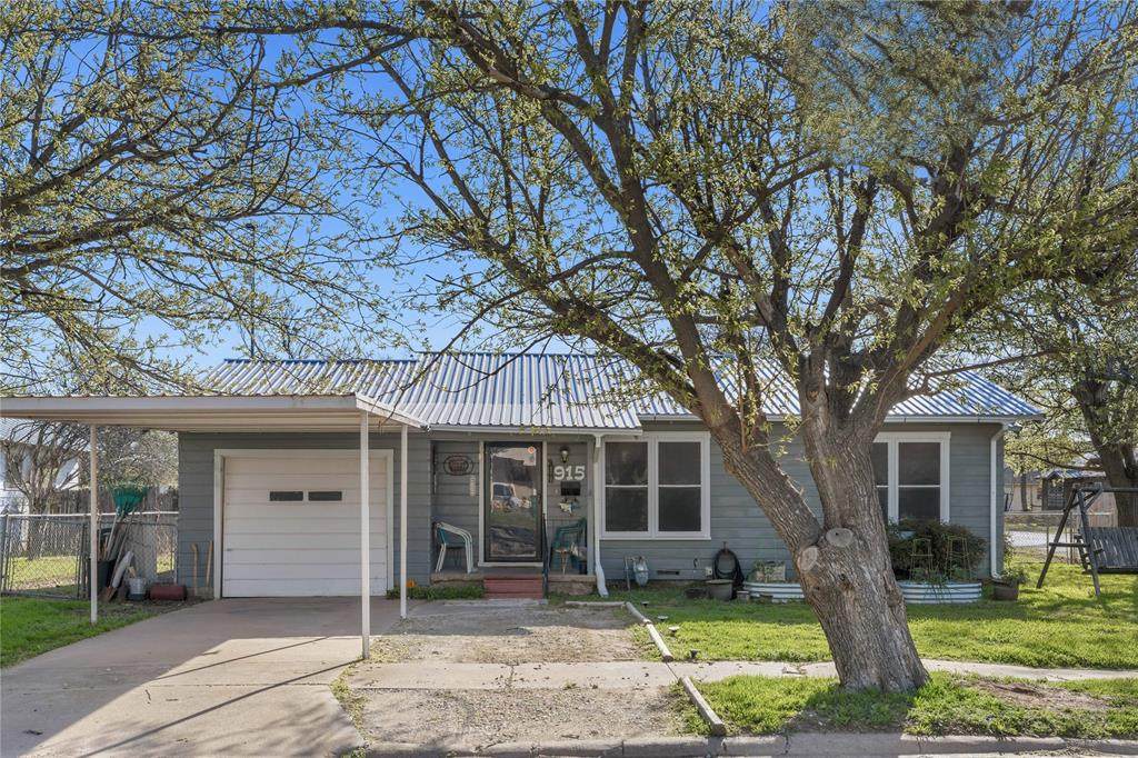 915 Neches Street - Photo 1