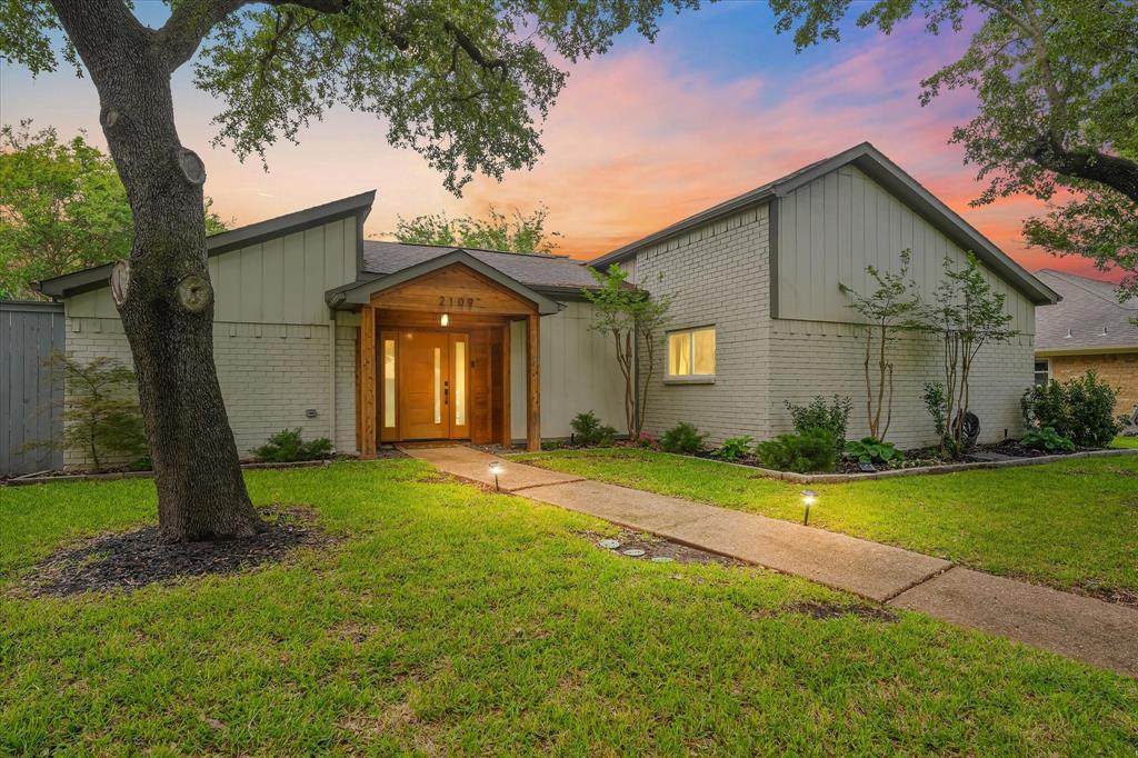2109 Parkhaven Drive - Photo 1