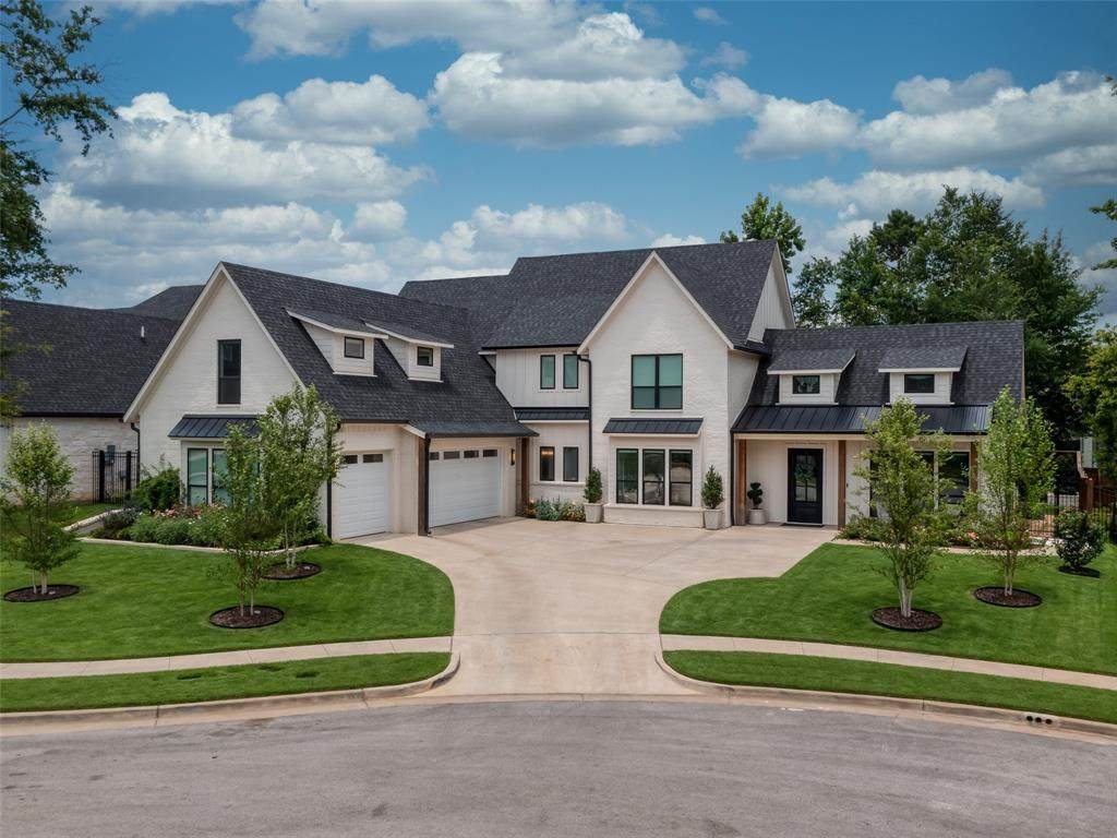1555 Maple Circle - Photo 1