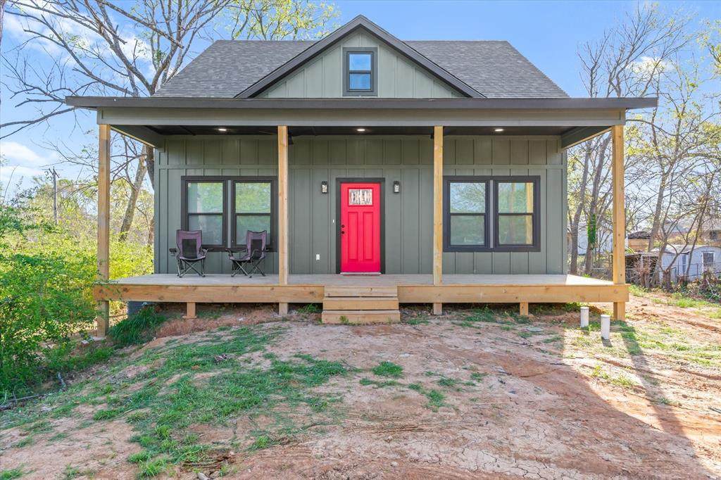 902 Spring Street - Photo 1