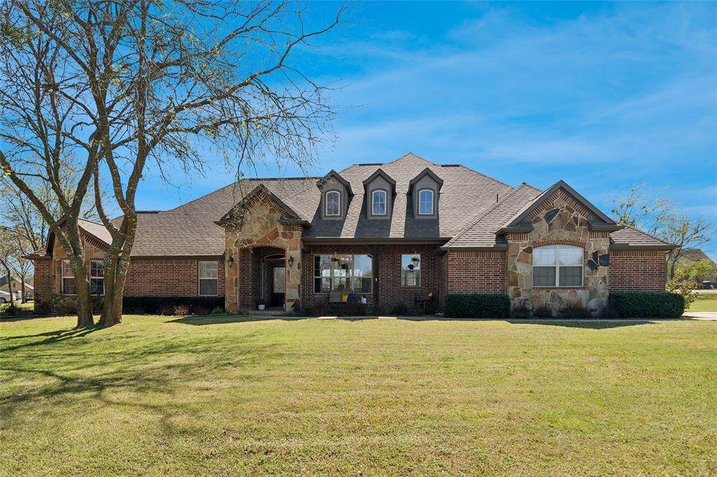 82 Forest Hills Circle - Photo 1