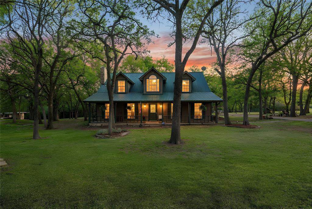 136 Southwinds Drive - Photo 1