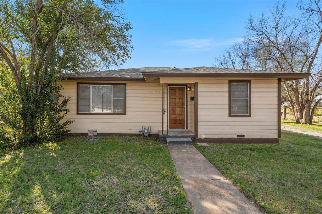 915 Faulkner Lane - Photo 1