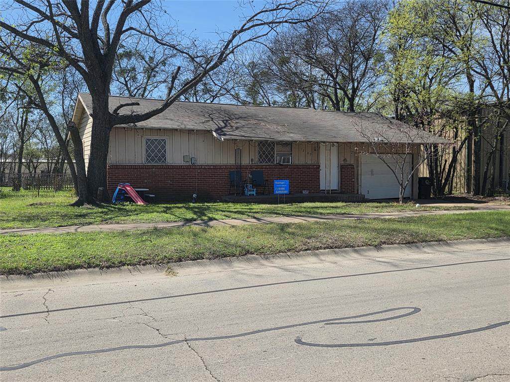 1209 Anglin Street - Photo 1