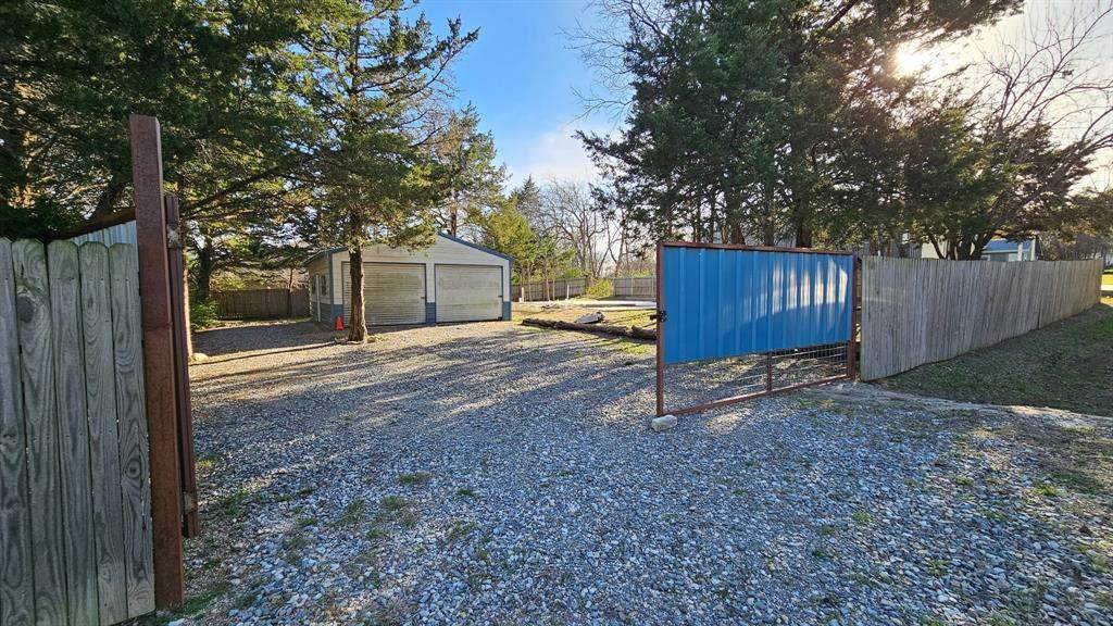 304 Willow Drive - Photo 1