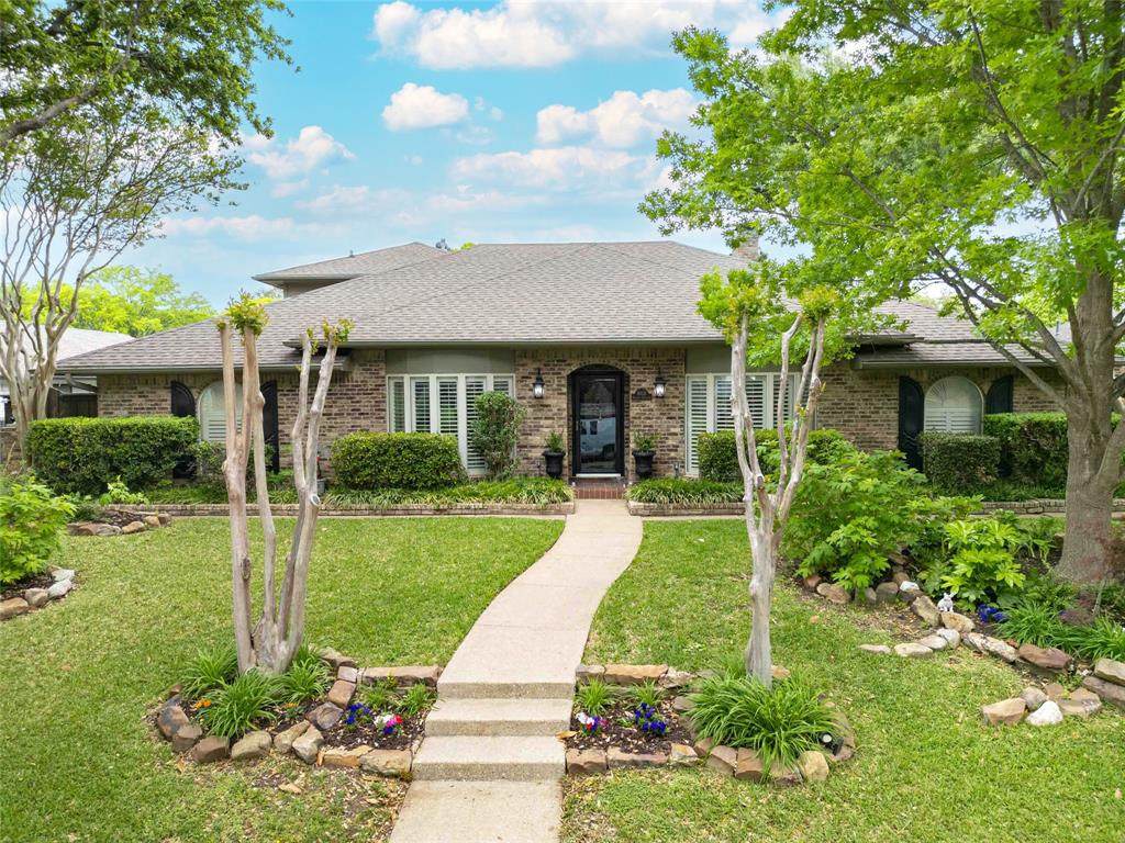10011 Hickory Crossing - Photo 1