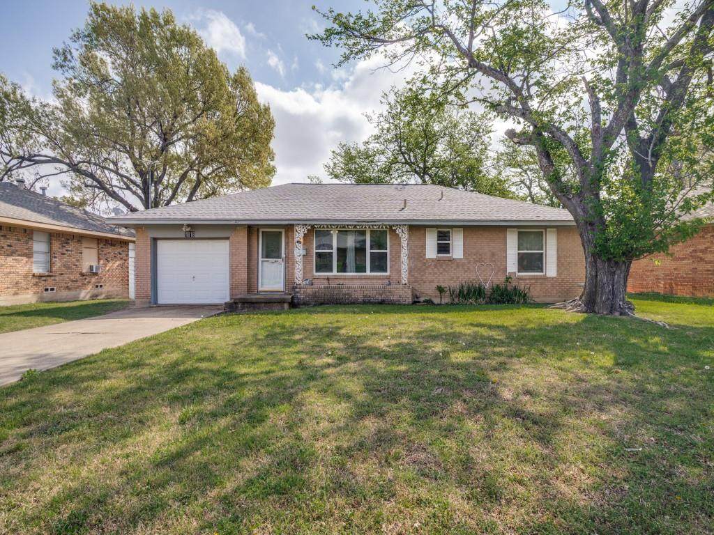 1818 N Place - Photo 1
