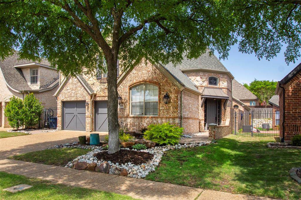 5450 Travis Drive - Photo 1