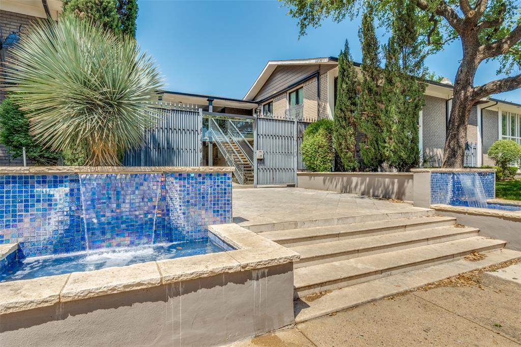 10211 Regal Oaks Drive - Photo 1
