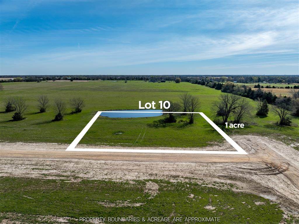 311 Private Road 33263 - Photo 1