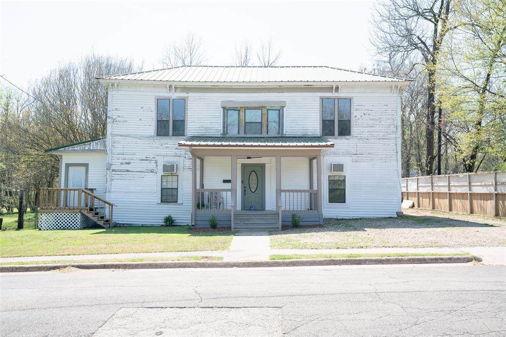 631 Austin - Photo 1
