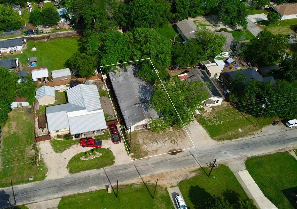 417 S Prairie St - Photo 1
