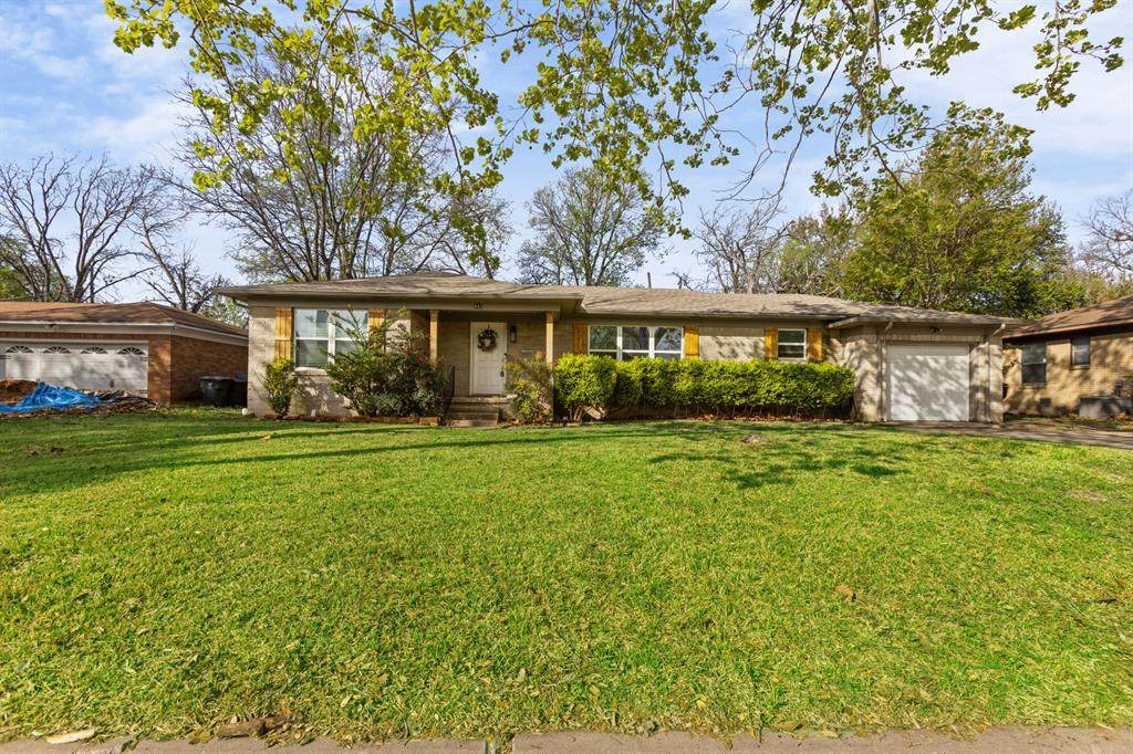 942 Longfellow Street - Photo 1