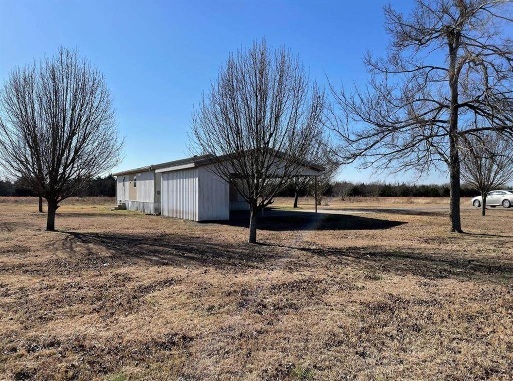 369 Private Road 4521 - Photo 1