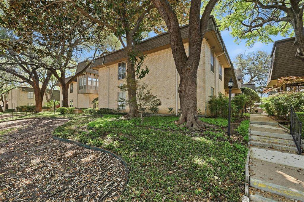 4320 Bellaire Drive - Photo 1