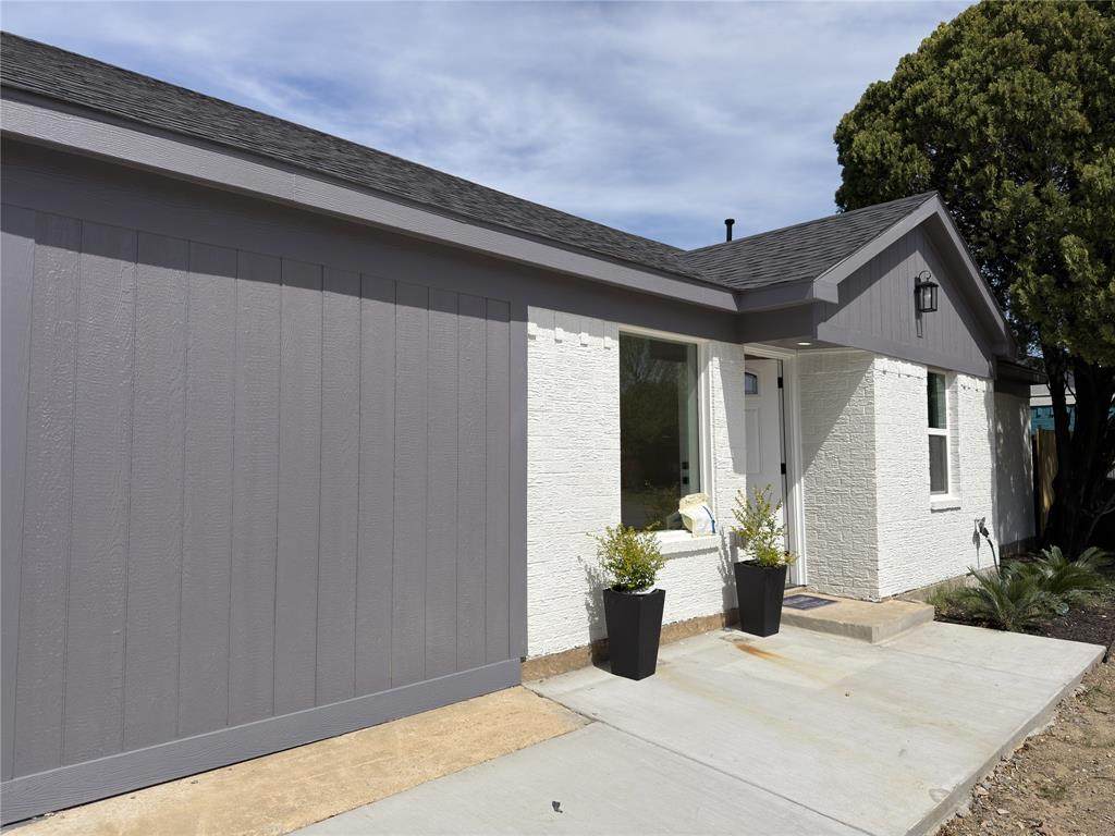 909 Lister Drive - Photo 1