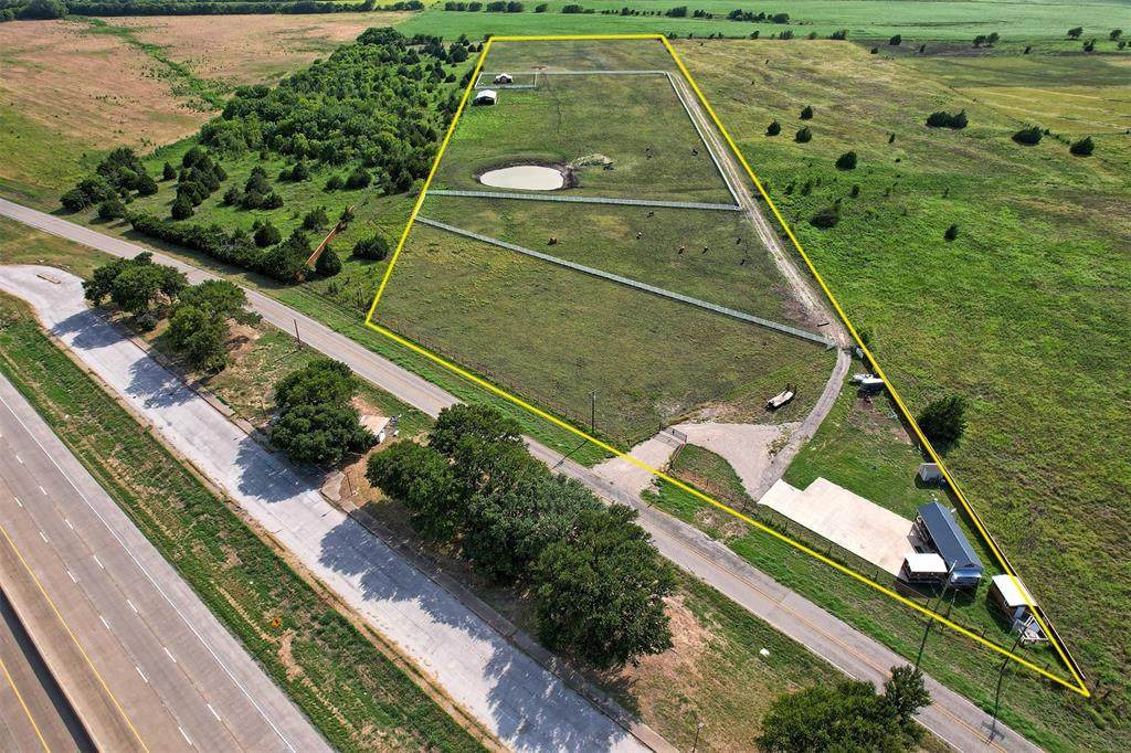 6882 Interstate Highway 35 E - Photo 1