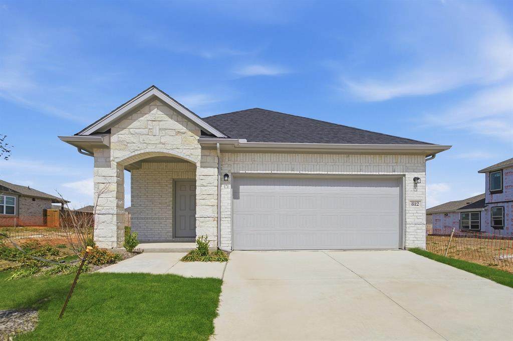 812 Antioch Drive - Photo 1