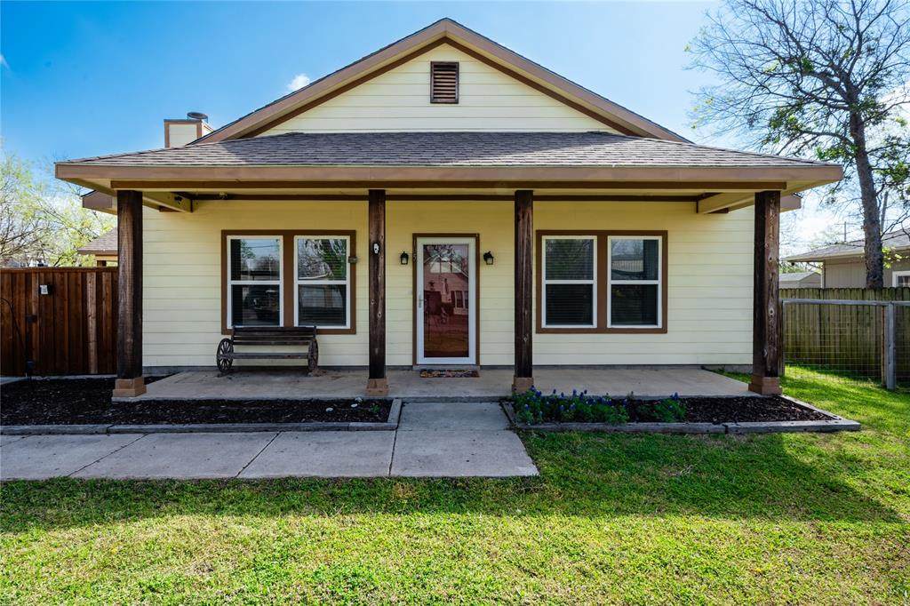 105 6th Street - Photo 1