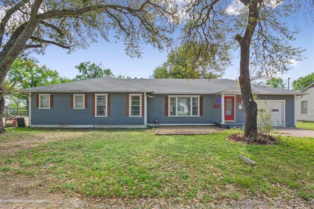 216 Bluebonnet - Photo 1