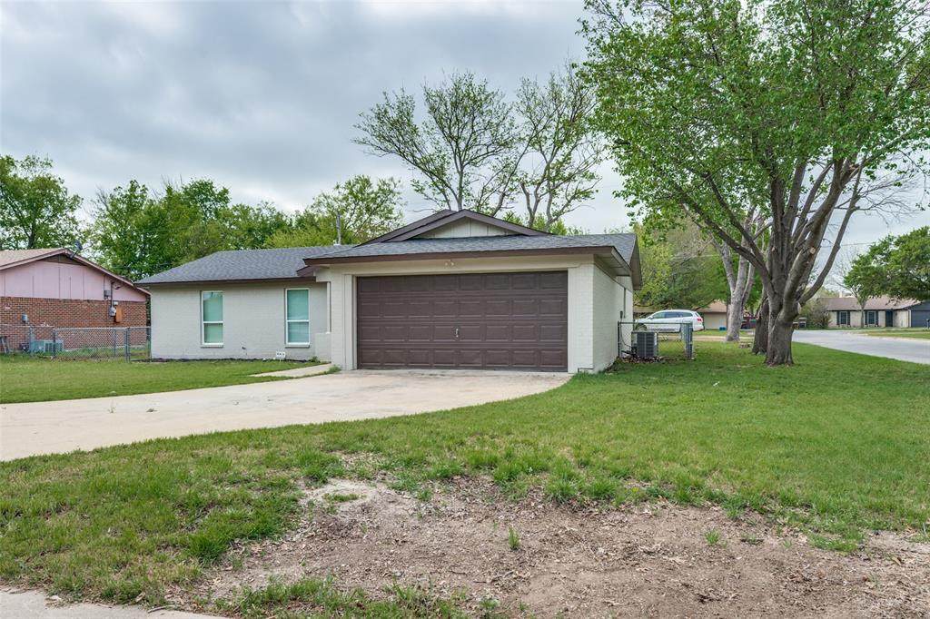 1600 Briar Run - Photo 1