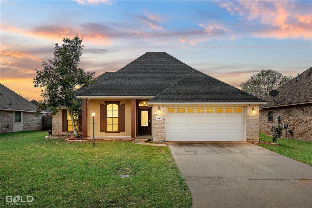 806 Applewood Trail - Photo 1