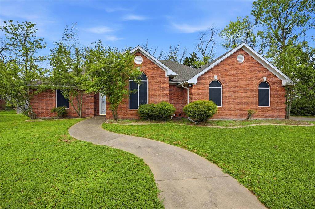 109 Franklin Court - Photo 1