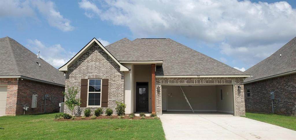 902 Hackberry Drive - Photo 1