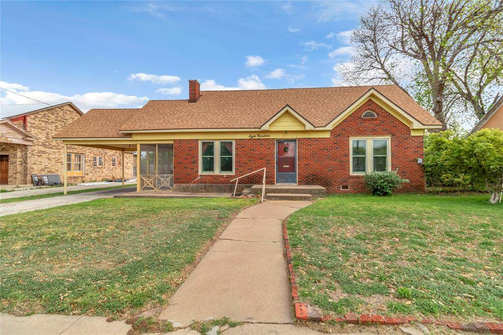 819 Liveoak St - Photo 1