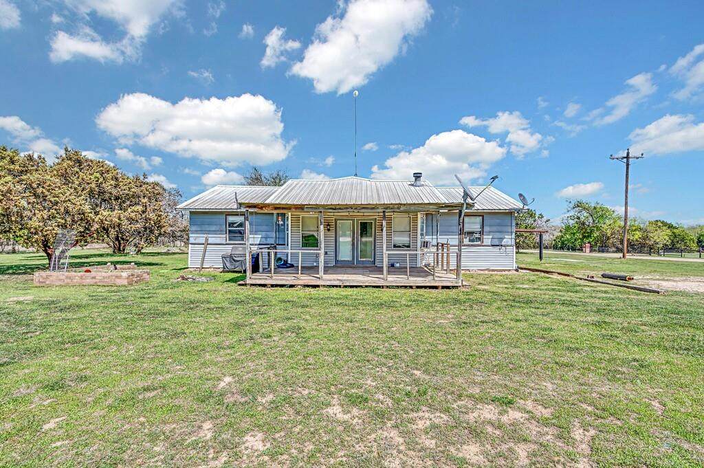 105 County Road 3590 - Photo 1