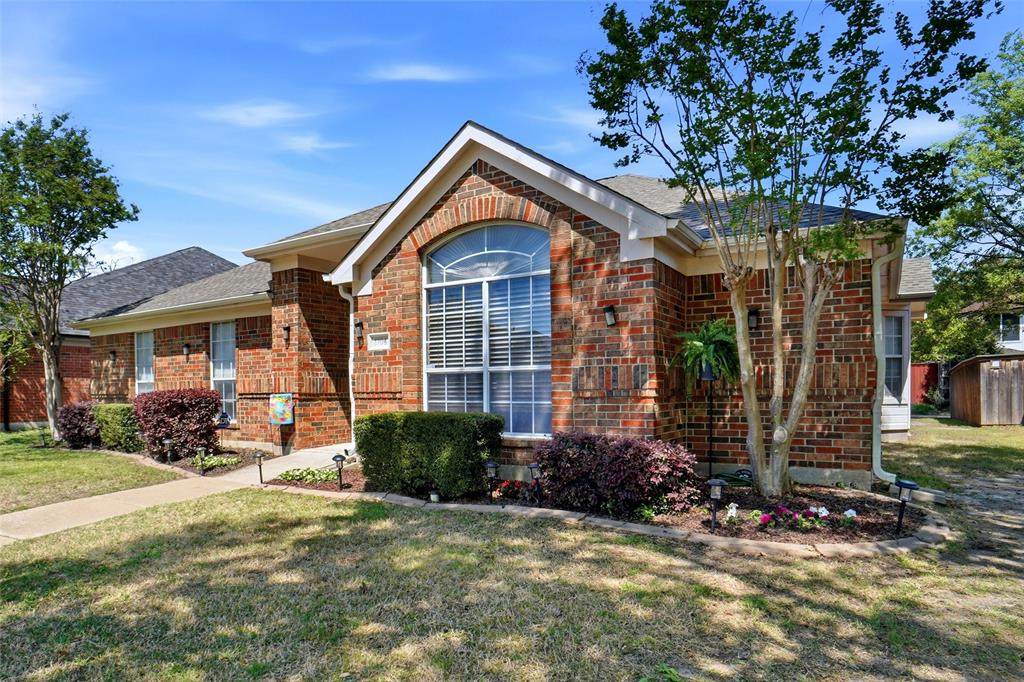 1704 Shadow Creek - Photo 1