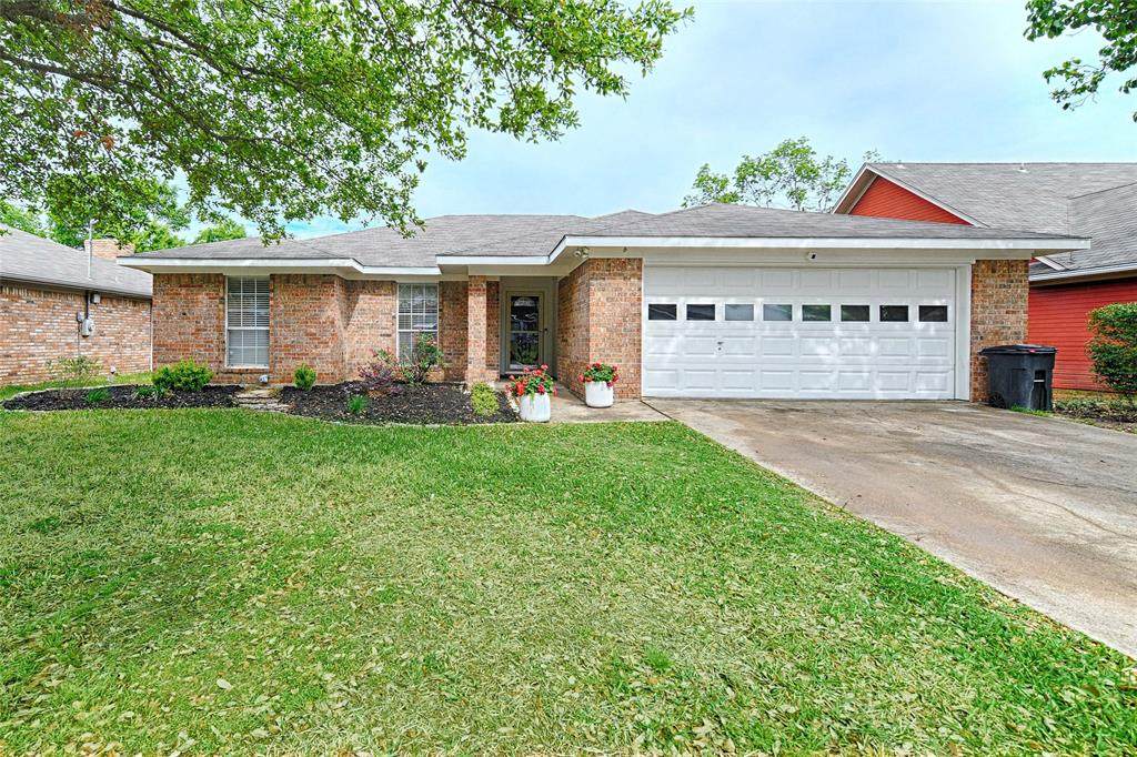 787 Evelyn Drive - Photo 1