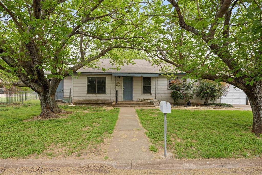 1313 Lipan Highway - Photo 1
