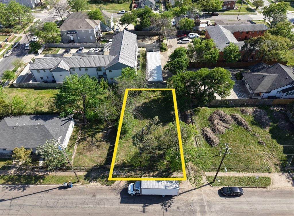 618 5th Street - Photo 1