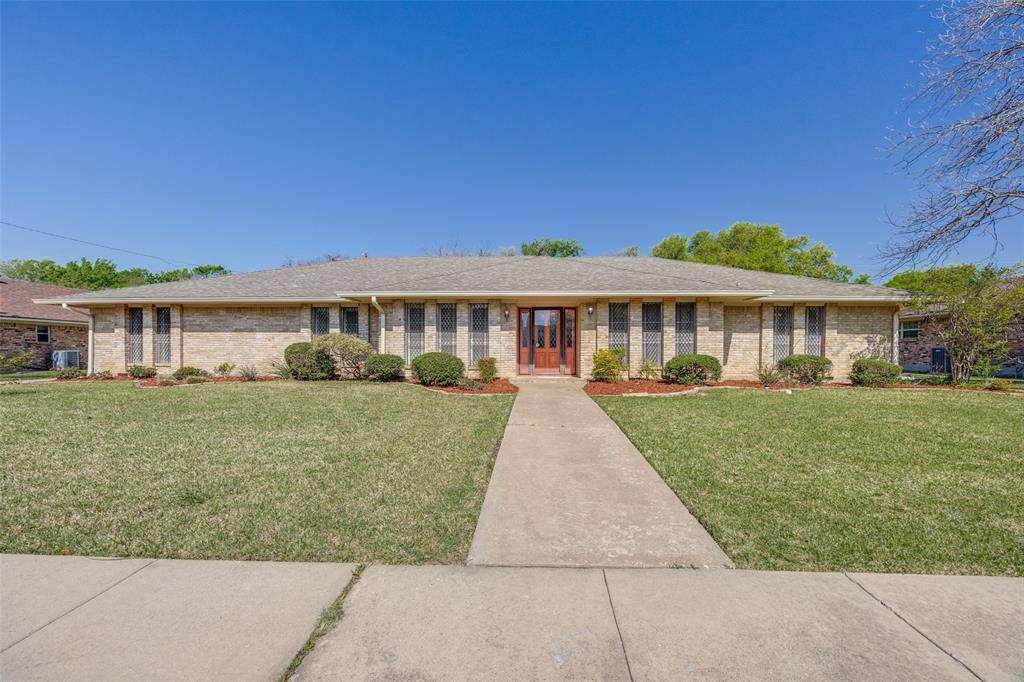 1507 Crescent Drive - Photo 1