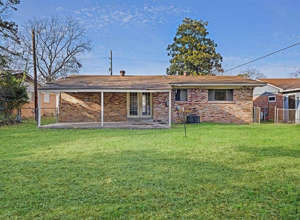 504 Redwater Road - Photo 1