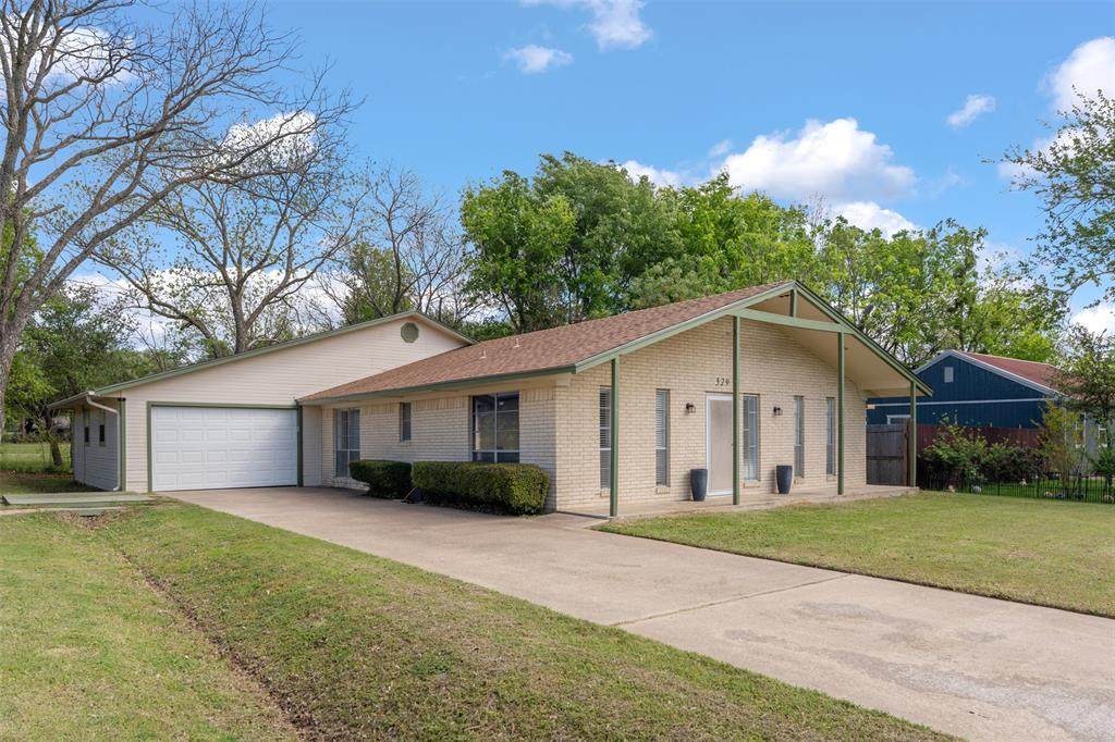 529 E Kempner - Photo 1
